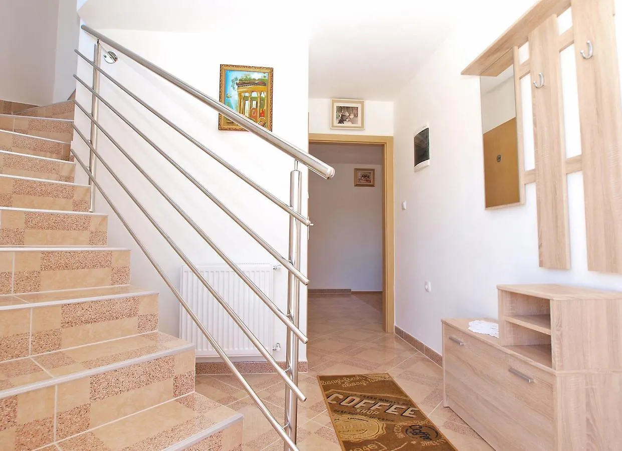 Apartments Mala Vala 1332 Fažana